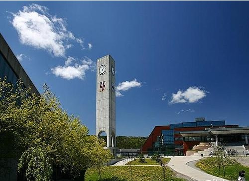 纽芬兰纪念大学