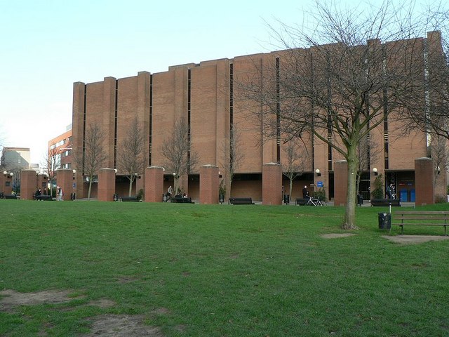 阿斯顿大学
