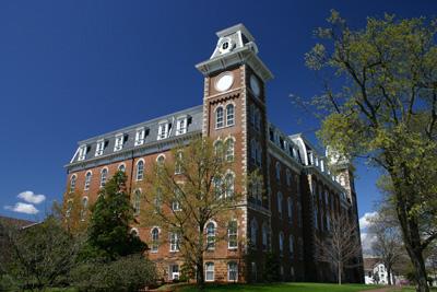 阿肯色大学