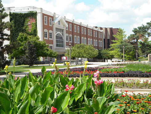 伊利诺州立大学
